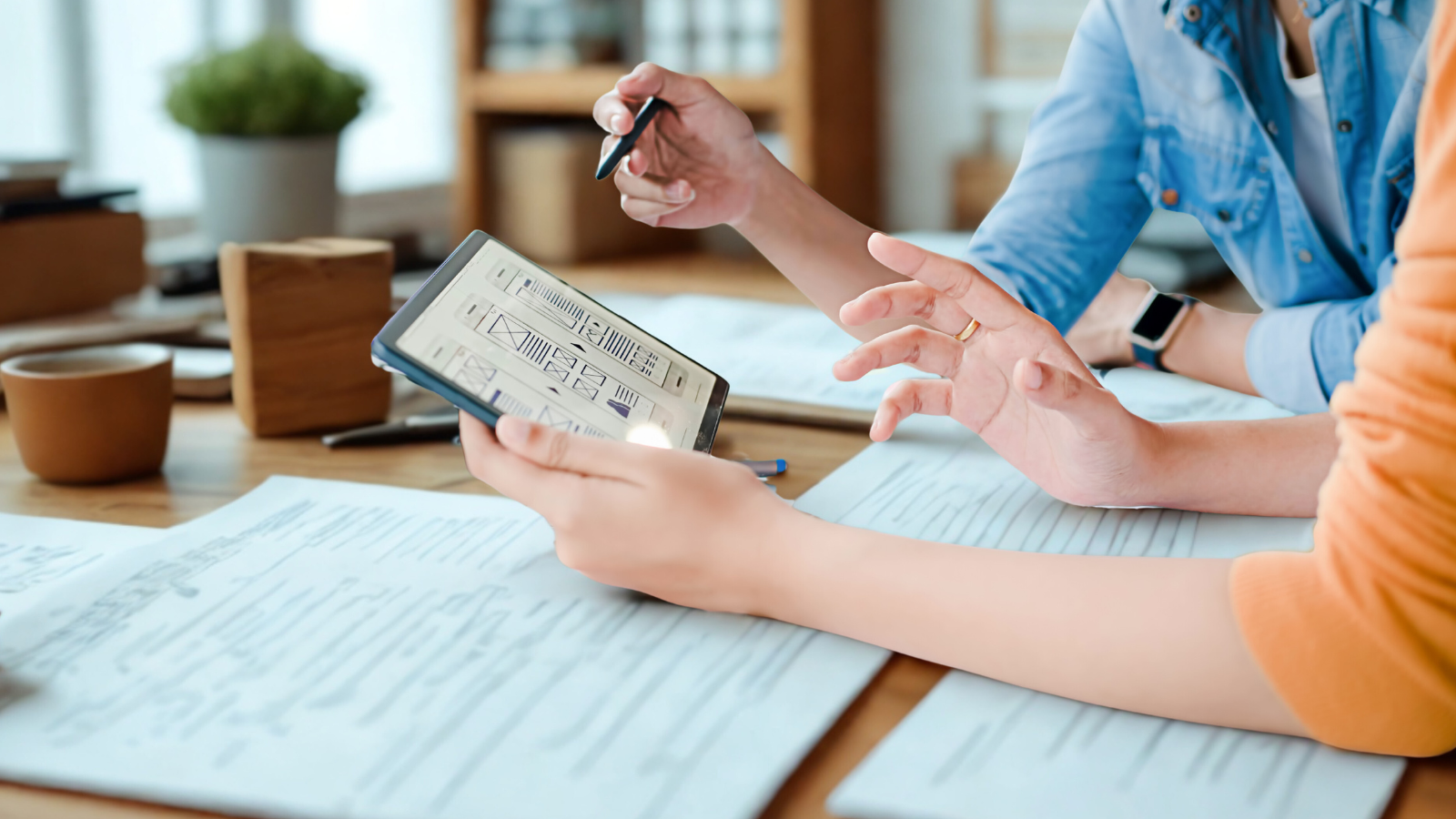 Collaborative meeting to design and organize local content posts